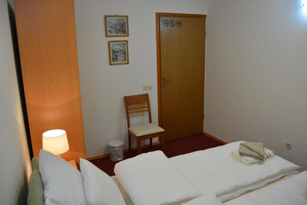 Hostel Denal Sarajevo Habitación foto